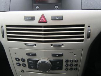 VAUXHALL ASTRA 1.8i VVT Life 5dr Auto [AC]