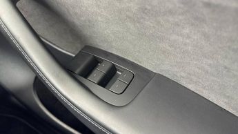 TESLA MODEL Y (Dual Motor) Long Range SUV 5dr Electric Auto 4WDE (384 bhp)