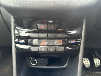 PEUGEOT 2008 1.2 PureTech 130 Feline 5dr [Mistral]