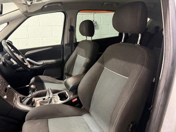FORD S-MAX 2.0 TDCi 140 Zetec 5dr