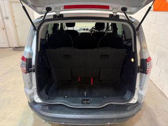 FORD S-MAX 2.0 TDCi 140 Zetec 5dr