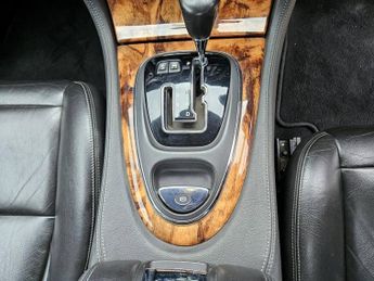 JAGUAR XJ XJ 2.7 TDVi Executive 4dr Auto