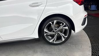 AUDI A3 1.5 TFSI 35 S line Sportback 5dr Petrol S Tronic Euro 6 (s/s) (1