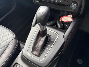 FORD FOCUS 1.0 EcoBoost Hybrid mHEV ST-Line X 5dr Auto