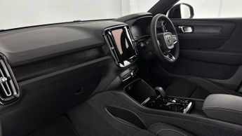 VOLVO XC40 1.5h T5 Recharge 10.7kWh Ultimate Dark SUV 5dr Petrol Plug-in Hy