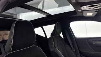 VOLVO XC40 1.5h T5 Recharge 10.7kWh Ultimate Dark SUV 5dr Petrol Plug-in Hy