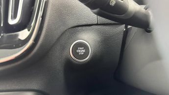 VOLVO XC40 1.5h T5 Recharge 10.7kWh Ultimate Dark SUV 5dr Petrol Plug-in Hy