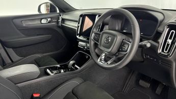 VOLVO XC40 1.5h T5 Recharge 10.7kWh Ultimate Dark SUV 5dr Petrol Plug-in Hy