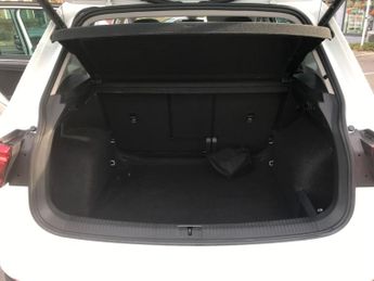 VOLKSWAGEN TIGUAN 2.0 TDI 4Motion Elegance 5dr DSG