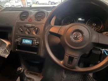 VOLKSWAGEN CADDY 1.6 TDI 102PS Startline Van full service history Timeing belt ch