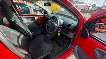 PEUGEOT 107 1.0 Urban 5dr