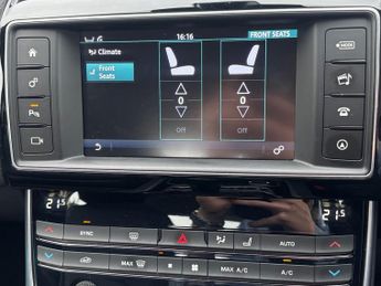 JAGUAR XE 2.0d Prestige 4dr