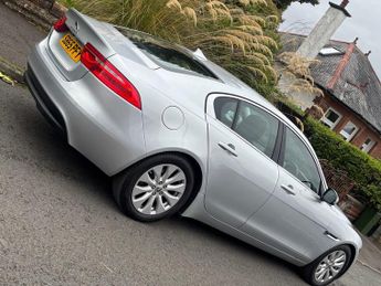 JAGUAR XE 2.0d Prestige 4dr