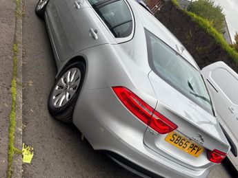 JAGUAR XE 2.0d Prestige 4dr