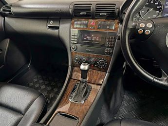 MERCEDES-BENZ C CLASS C180K Avantgarde SE 5dr Auto