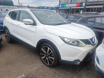 Nissan Qashqai 1.5 dCi Tekna 5dr ++ PABROOF / NAV / CAMERA / ULEZ / 20 TAX / 70