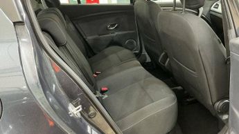 RENAULT MEGANE 1.5 dCi 110 Dynamique TomTom 5dr EDC