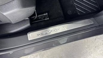 PEUGEOT 3008 1.6 12.4kWh Active SUV 5dr Petrol Plug-in Hybrid e-EAT Euro 6 (s