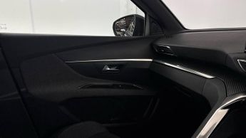 PEUGEOT 3008 1.6 12.4kWh Active SUV 5dr Petrol Plug-in Hybrid e-EAT Euro 6 (s