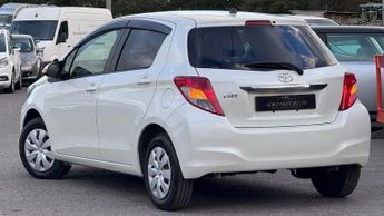 TOYOTA YARIS 1.0 VVTi CVT 5dr