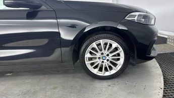 BMW 1 SERIES 118i [136] SE 5dr Step Auto [Live Cockpit Pro]