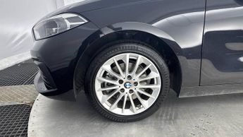 BMW 1 SERIES 118i [136] SE 5dr Step Auto [Live Cockpit Pro]
