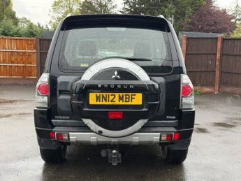 MITSUBISHI SHOGUN 3.2 DI-DC Equippe 4work SUV 3dr Diesel Automatic 4WD L1 (216 g/k