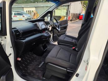 HONDA STEPWAGON 8 seater Fresh Import warrented mileage