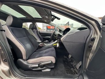 HONDA CIVIC 1.8 i-VTEC ES 5dr
