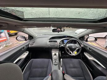 HONDA CIVIC 1.8 i-VTEC ES 5dr