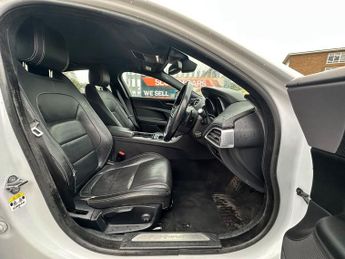 JAGUAR XE 2.0d R-Sport 4dr Auto