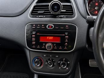 FIAT PUNTO 1.4 Easy 5dr Dualogic