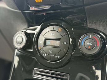 FORD FIESTA 1.0 EcoBoost Titanium 5dr Powershift