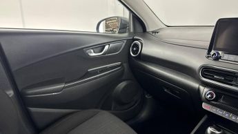 HYUNDAI KONA 1.6 h-GDi Premium SUV 5dr Petrol Hybrid DCT Euro 6 (s/s) (141 ps