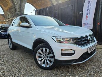 Volkswagen T-Roc SE
