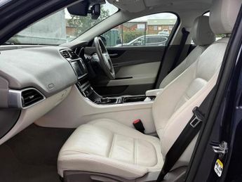 Jaguar XE Prestige