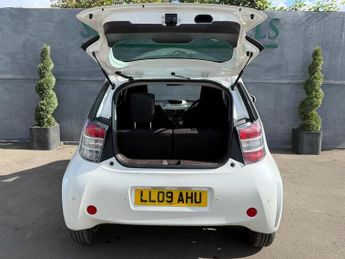 Toyota iQ Toyota iQ 1.0 VVT-i Hatchback 3dr Petrol Multidrive Euro 4 (68 b