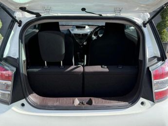 Toyota iQ Toyota iQ 1.0 VVT-i Hatchback 3dr Petrol Multidrive Euro 4 (68 b