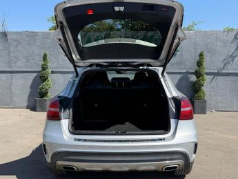 Mercedes-Benz GLA AMG Line