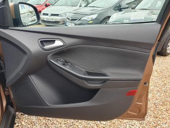 Ford Focus 1.6 Zetec Powershift Euro 5 5dr