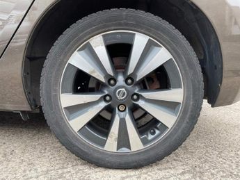 Nissan Leaf 24kWh Tekna Auto 5dr