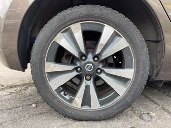 Nissan Leaf 24kWh Tekna Auto 5dr