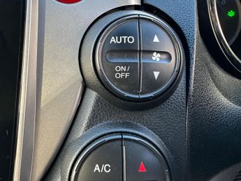 Honda Jazz 2012 1.3 i-Vtec Auto IMA CVT Hybrid 5dr