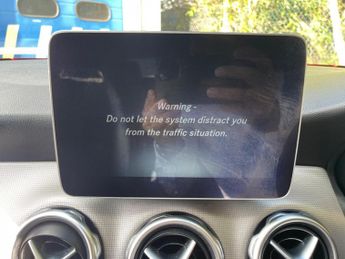 Mercedes-Benz GLA Class 1.6 GLA180 Urban Edition 7G-DCT Euro 6 (s/s) 5dr