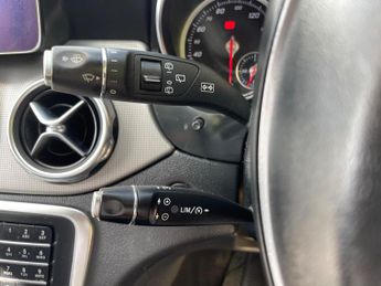 Mercedes-Benz GLA Class 1.6 GLA180 Urban Edition 7G-DCT Euro 6 (s/s) 5dr