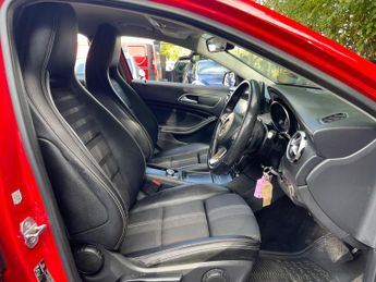 Mercedes-Benz GLA Class 1.6 GLA180 Urban Edition 7G-DCT Euro 6 (s/s) 5dr