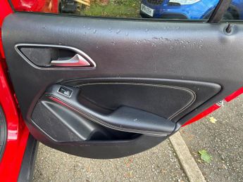 Mercedes-Benz GLA Class 1.6 GLA180 Urban Edition 7G-DCT Euro 6 (s/s) 5dr