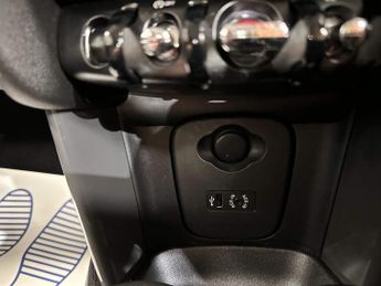 MINI Hatch 1.5 Cooper Auto Euro 6 (s/s) 3dr