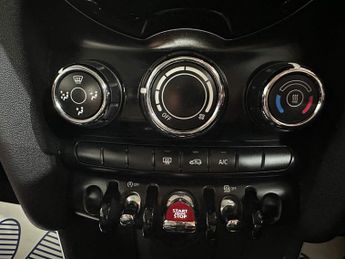MINI Hatch 1.5 Cooper Auto Euro 6 (s/s) 3dr