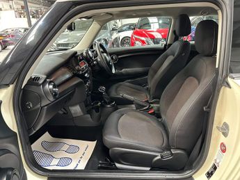 MINI Hatch 1.5 Cooper Auto Euro 6 (s/s) 3dr